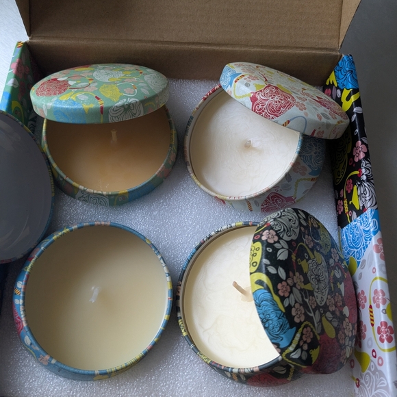 Elegant 4 Scented Candles. - Picture 8 of 11